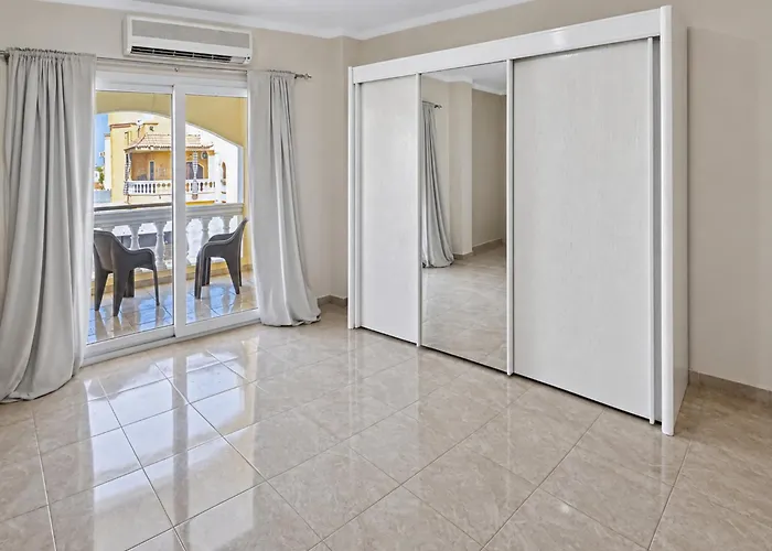 Villa Dolphin *